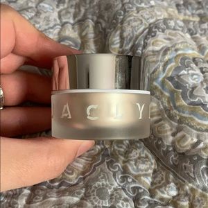 Jaclyn Hill loose highlighter